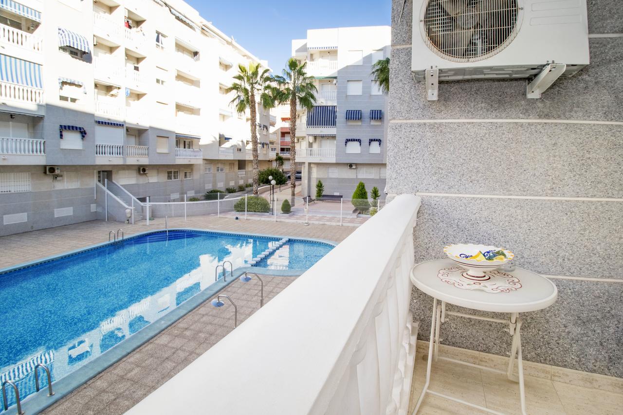 Apartment Omara Torrevieja Exteriör bild