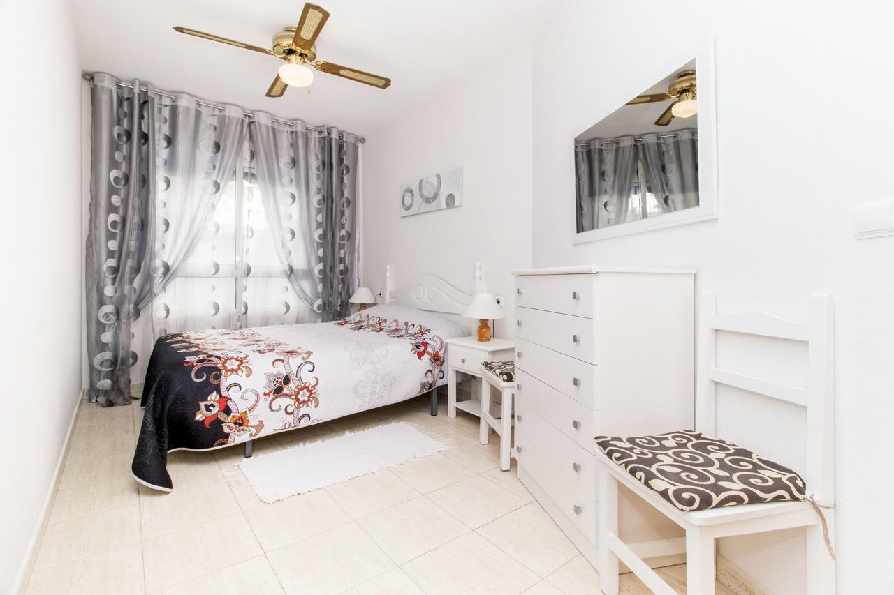 Apartment Omara Torrevieja Exteriör bild