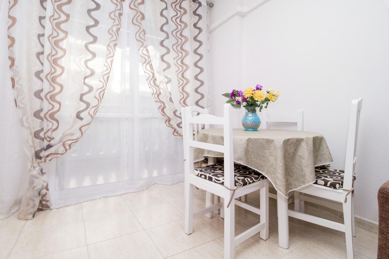 Apartment Omara Torrevieja Exteriör bild