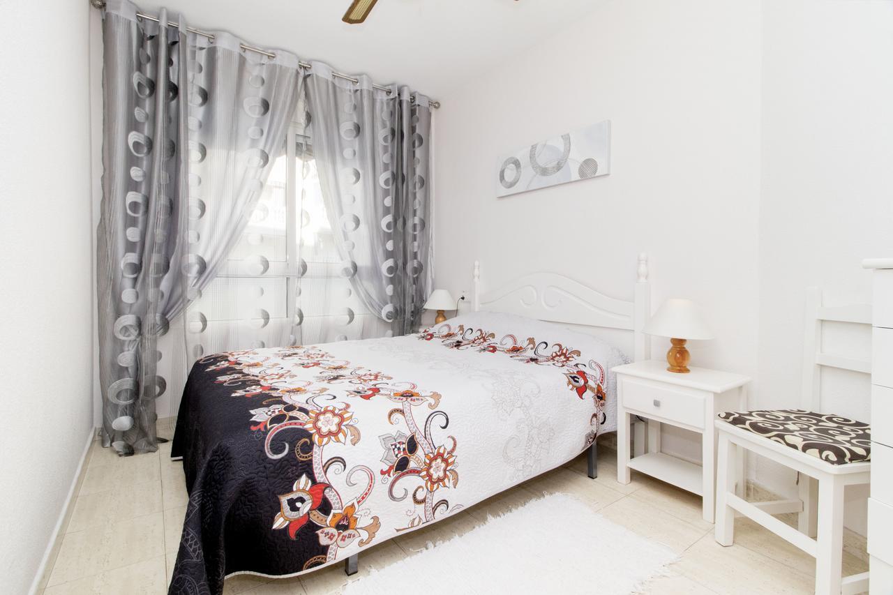 Apartment Omara Torrevieja Exteriör bild