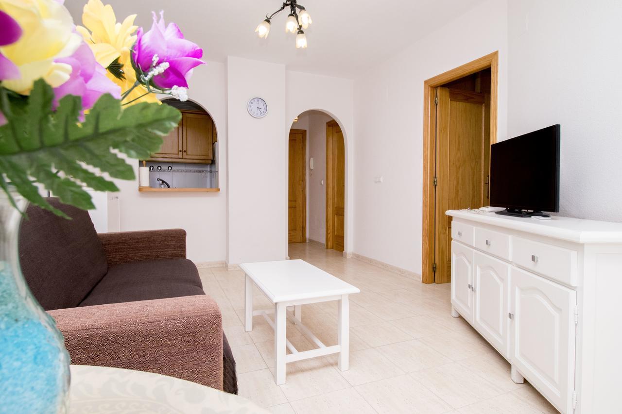 Apartment Omara Torrevieja Exteriör bild