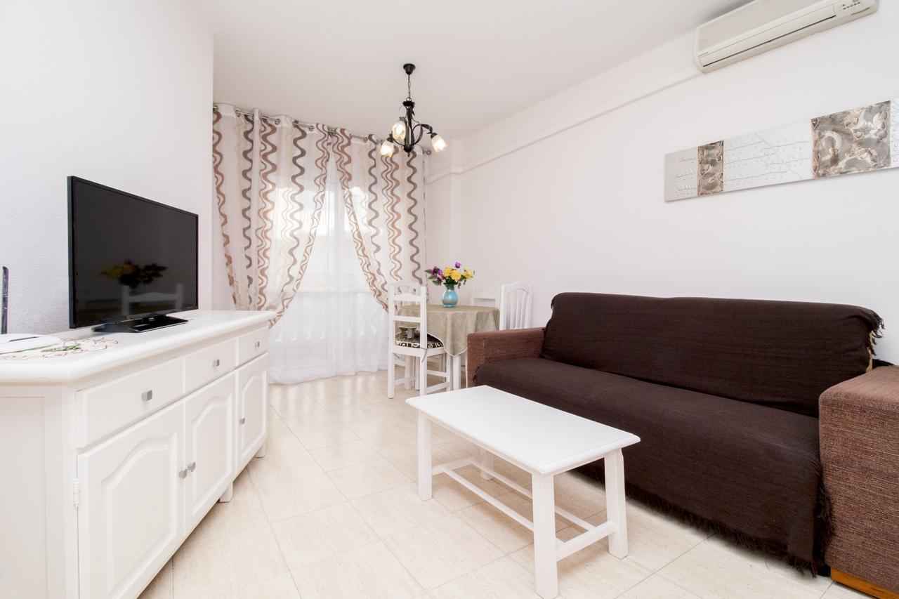 Apartment Omara Torrevieja Exteriör bild
