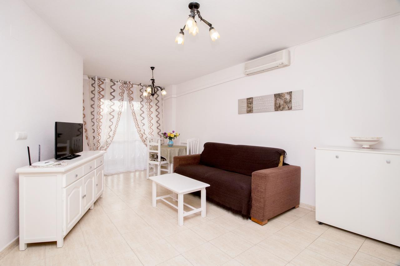 Apartment Omara Torrevieja Exteriör bild