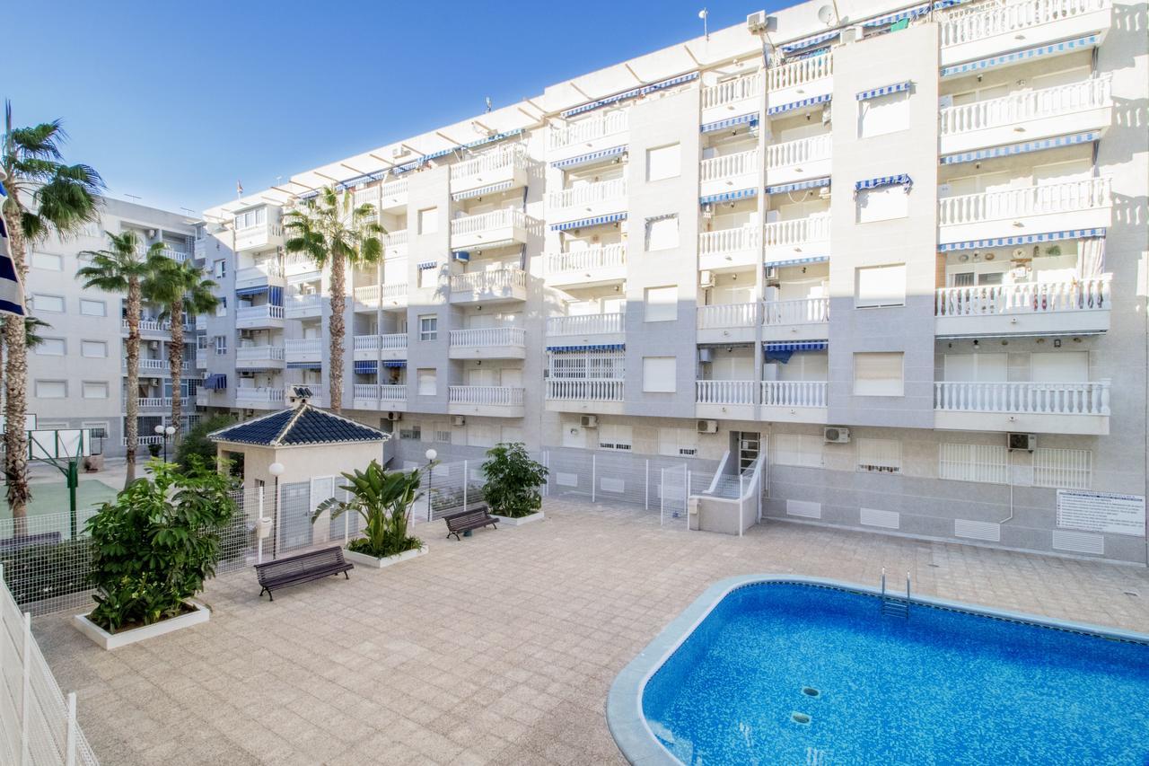 Apartment Omara Torrevieja Exteriör bild